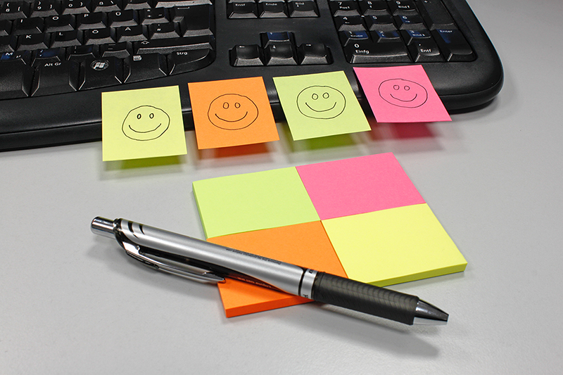 INFO Sticky Notes (BRILLIANT) 40mm x 50mm